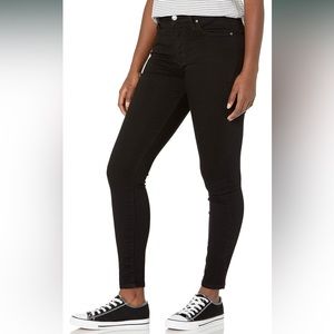 🖤Levi’s 721 High Rise Skinny Jean